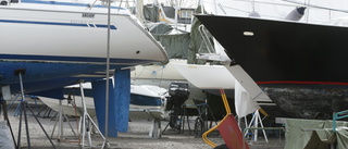 Båt och trailer stals från inhägnat område