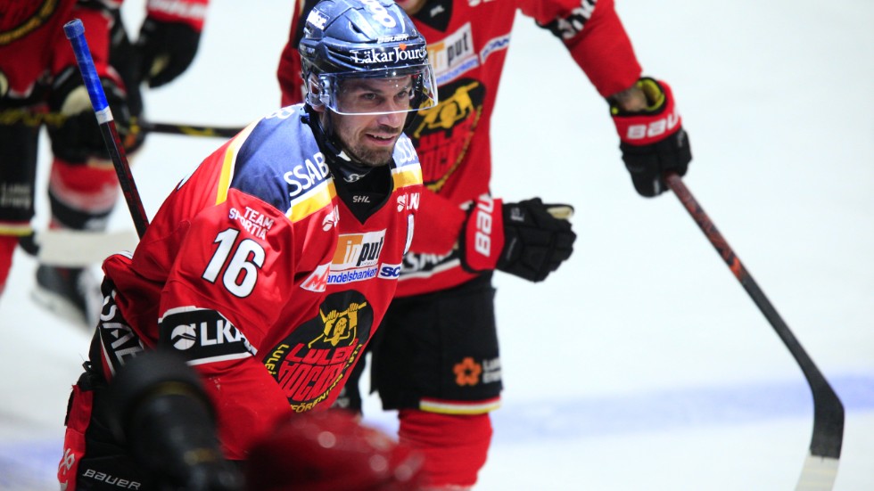 Niklas Olausson avgjorde på straffar när Luleå Hockey besegrade Brynäs. (Arkivbild)