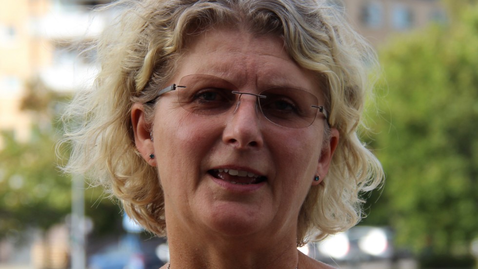 Charlotta Bjälkebring Carlsson, Vänsterpartiets förstanamn i Håbo, har tillsammans med sitt parti lagt fram förslaget om en skattehöjning med tio öre.