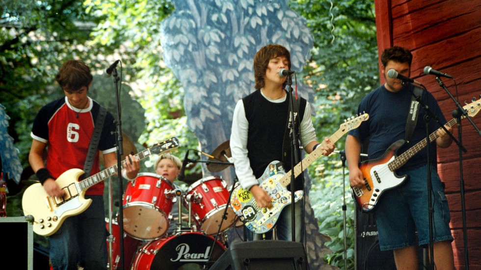 Bild från första Storchfesten i Mjölby hembygdsgård. Någon som känner igen bandet?