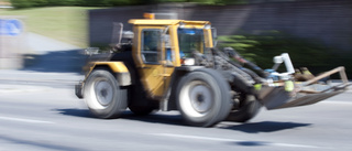 Traktor körde på kvinna i centrum – smet