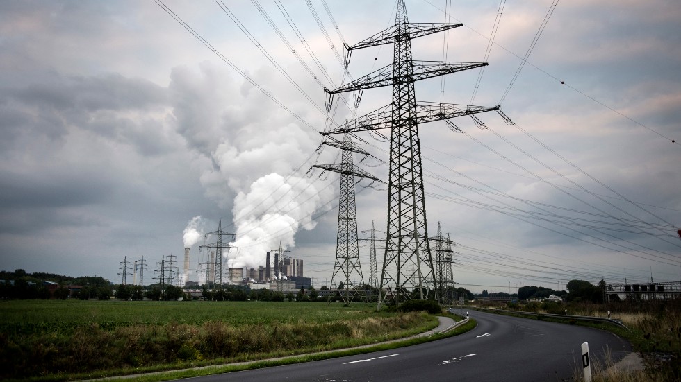 Tyskt kolkraftverk. Men nu kollapsar kolkraften i hela EU tack vare nya skarpare regler, skriver Miljöpartiet.