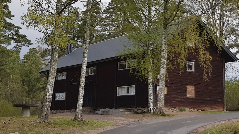 Gillestugan i Storebro har hyrts av Sverigedemokraterna, trots att partioet inte ska ha några aktiviteter i lokalen.
