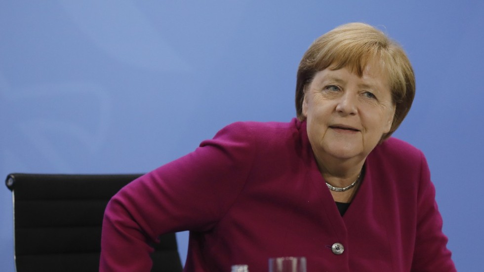 Angela Merkel väljer väg. Krönika av Bo Pellnäs.
