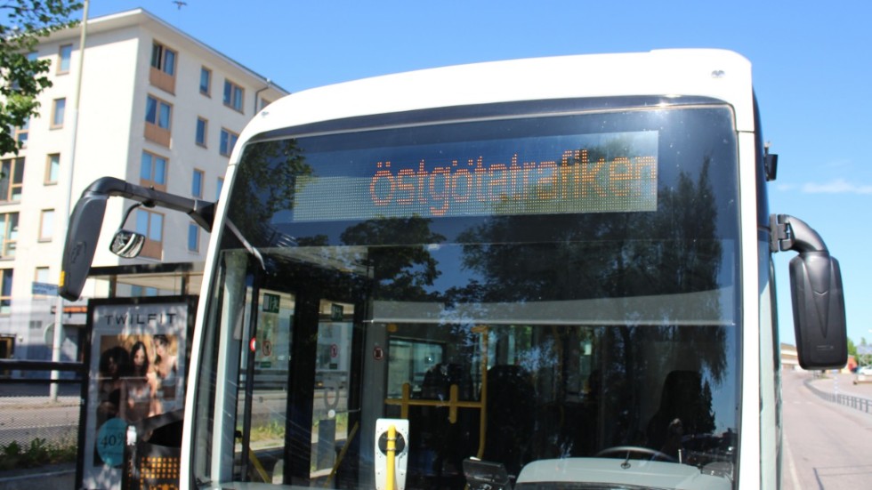 Ska du åka med stadsbussarna i Linköping, Norrköping eller Motala finns det nu ytterligare ett sätt att betala –med bankkortet. 