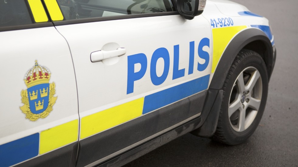 Flera polispatruller larmades till ett bilinbrott i Nyköping tidigt på onsdagsmorgonen.