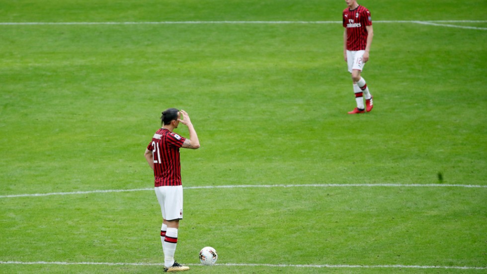 Zlatan Ibrahimovic och hans Milan är några av alla som inte spelar fotboll just nu. Arkivbild.