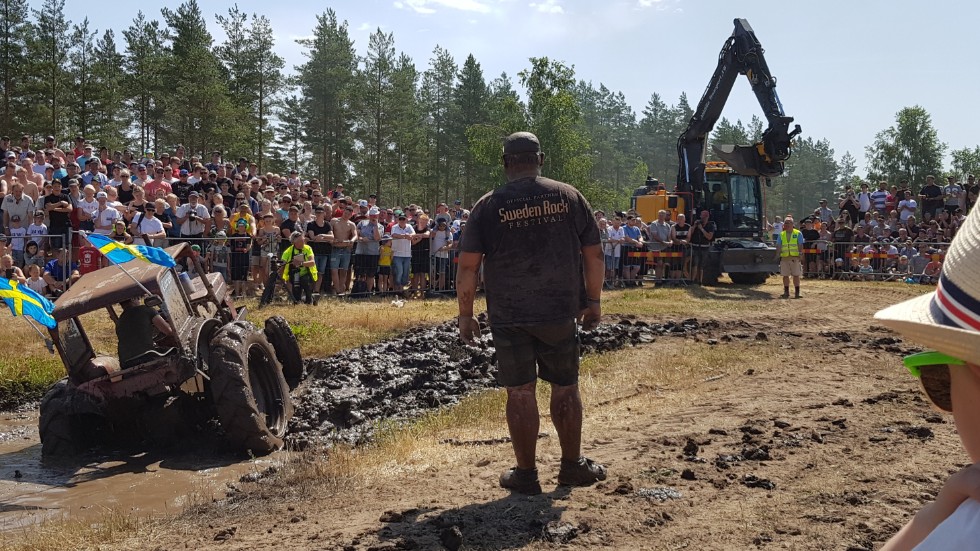 Målilla Traktor Power Weekend drabbas också hårt i spåren av coronapandemin. Arrangören har strypt alla kostnader och jobbat fram en ny idé - en välgörenhetspulling i Skåne. 
