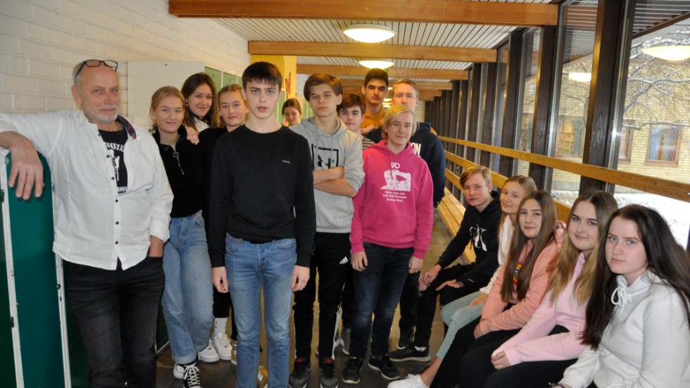 Klass 9 D på Frösåkersskolan i Östhammar samlar pengar till skolresa som ska gå till Auschwitz. Läraren i SO, Christer Wesström, har sökt bidrag hos Svenska kyrkan och kommunen. 
