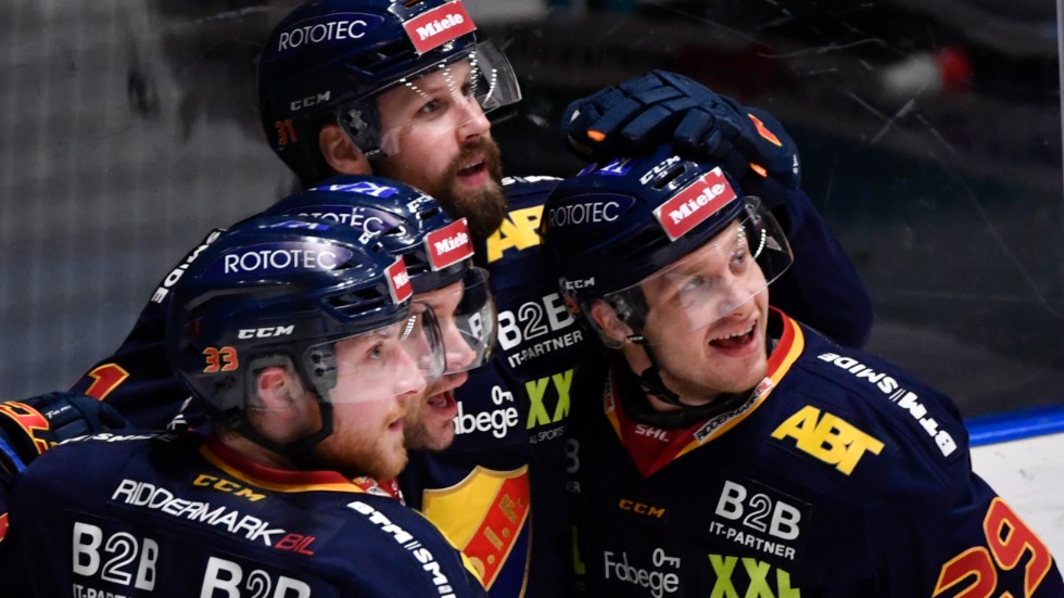 Djurgårdens Dick Axelsson (mitten) vill spela ytterligare en säsong i klubben. Arkivbild.