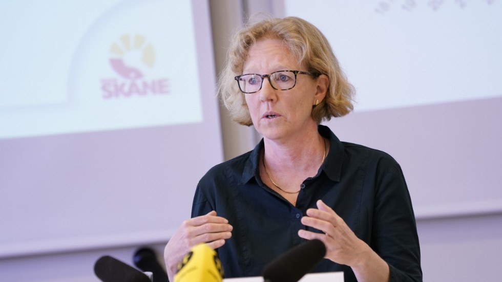 Eva Melander, smittskyddsläkare, under en pressträff med Region Skåne.