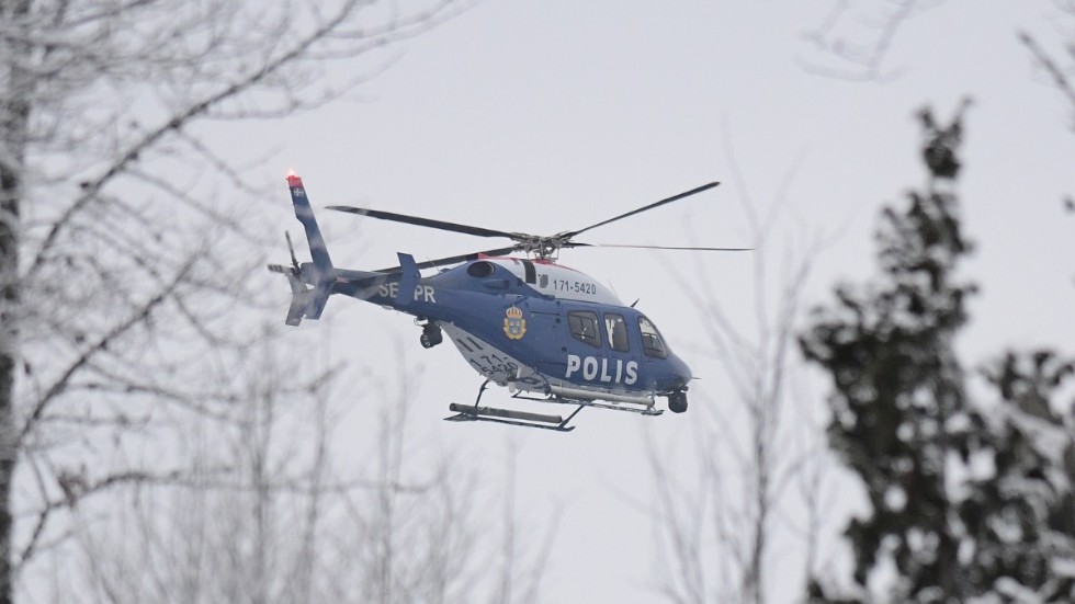 Polisen har flugit fjällräddare och ambulanspersonal till en skoterolycka i Kiruna. Arkivbild.