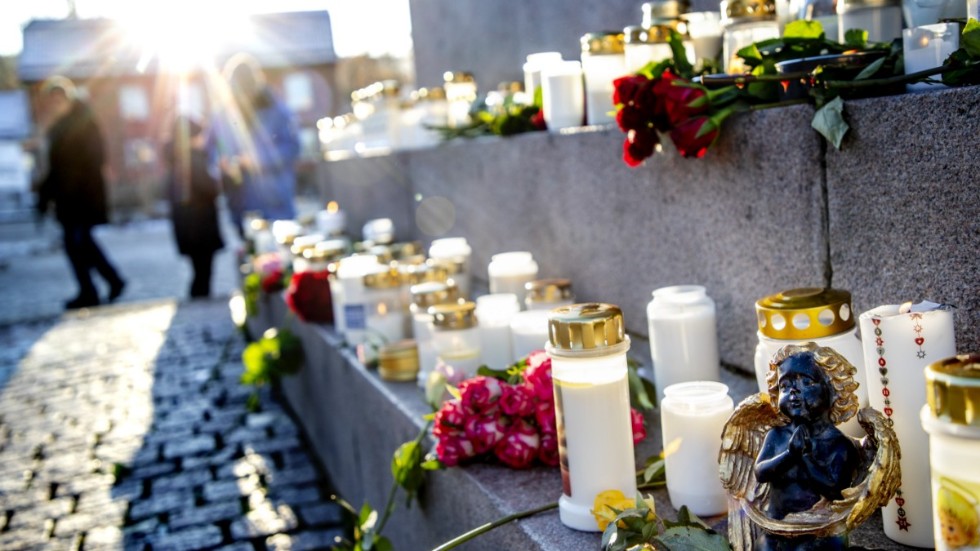 När beskedet kom att Wilma var död hölls en minnesceremoni på Kungstorget i centrala Uddevalla. Den arrangerades av organisationerna Fikk och Missing People, som båda deltagit i sökandet efter flickan. Nu inleds rättegången mot hennes pojkvän, som är åtalad för mord.