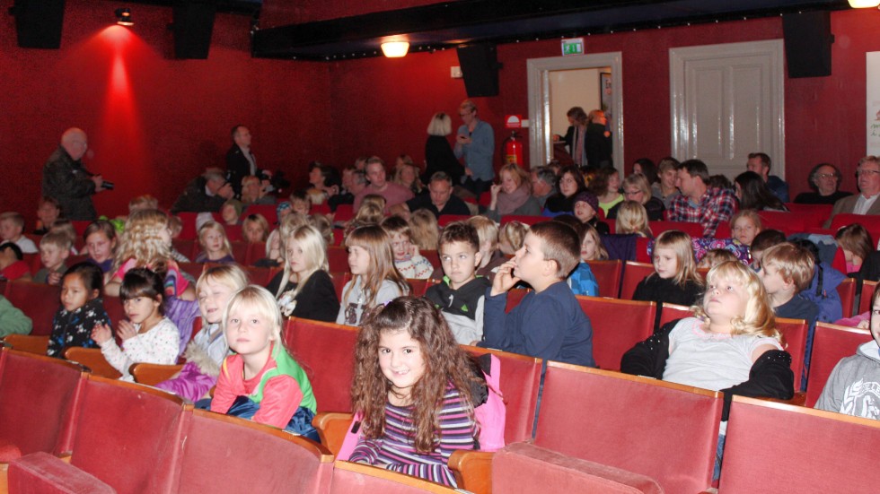Tjust bio har 250 platser till på onsdag och har bjudit in Gamlebys fritids och förskolor, men alla är välkomna. 