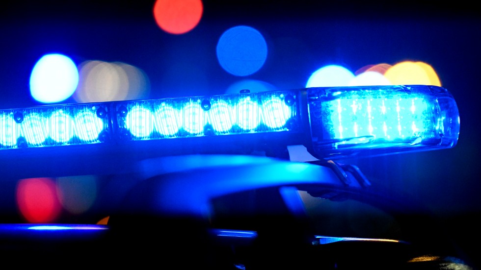 Polisen utreder händelsen i Fröslunda på lördagskvällen som rån.
