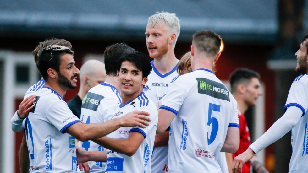Förra derbyt vann IFK Luleå med 4-0. Nu siktar kapten Olausson mot ny seger och division 1-plats. 