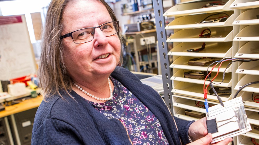 Kristina Edström, professor i oorganisk kemi vid Uppsala universitet, medverkade när årets Nobelpristagare i kemi presenterades.