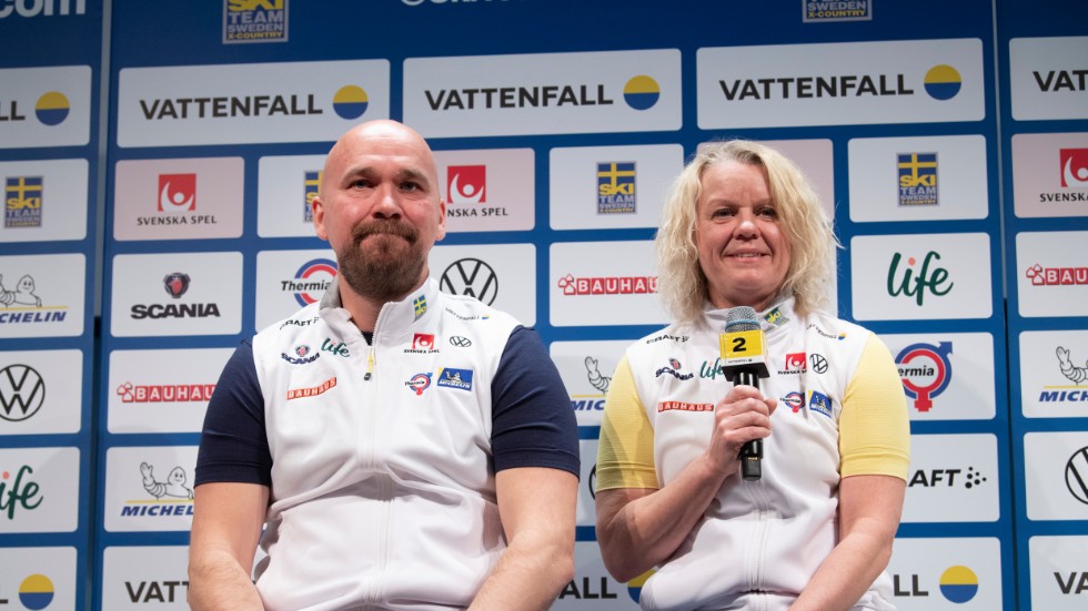 Längdskidåkningscheferna Lars Selin och Karin Ersson under skidförbundets pressträff i början av november.