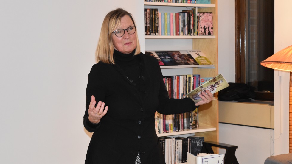 På biblioteket talade litteraturutvecklare Anna Mellergård om fängslade poeters poesi. 