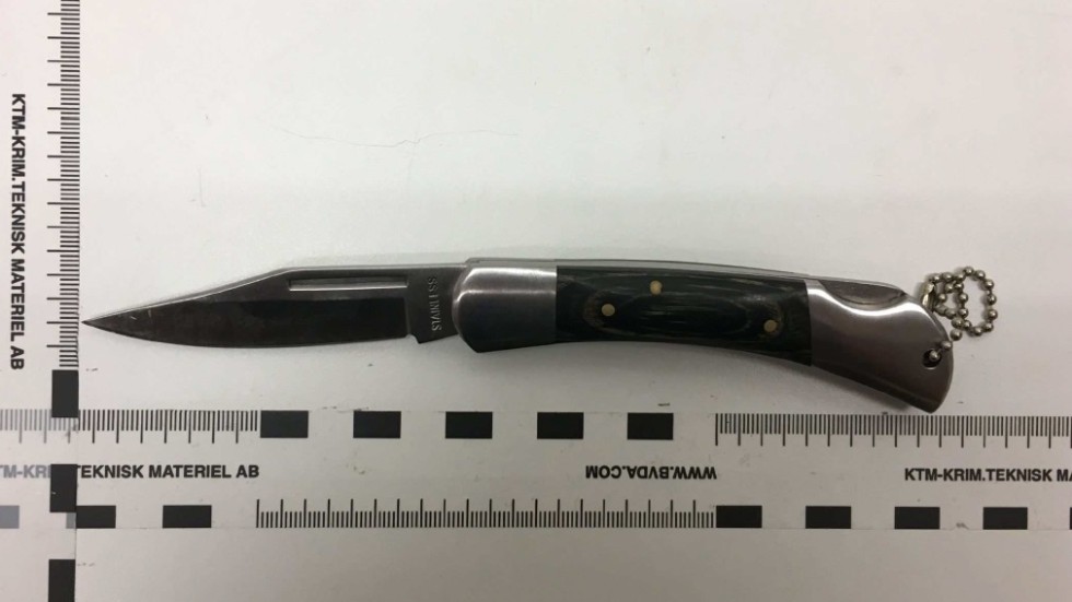Polisens bild på den aktuella kniven.