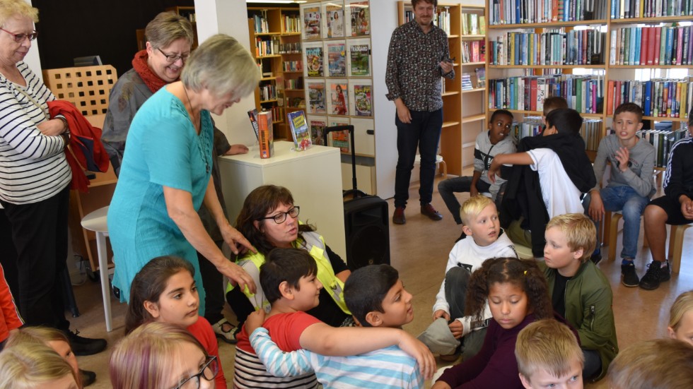 Invigningen av Mariannelunds nyrenoverade bibliotek fick många besökare.