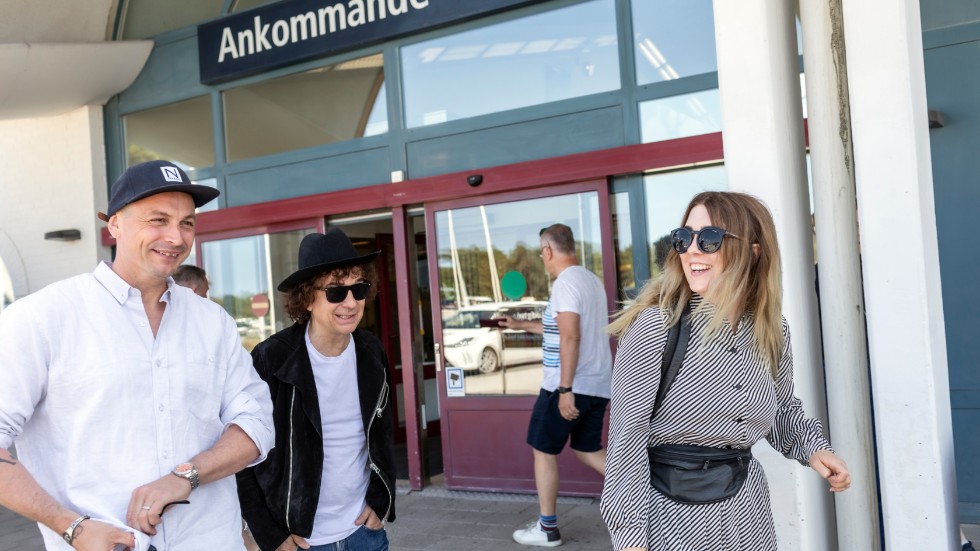 Petter, Uggla och Miss Li landade samtidigt på Visby flygplats i somras.