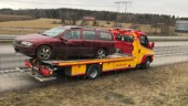 Bil voltade på E 20: "Kaotiskt på platsen"