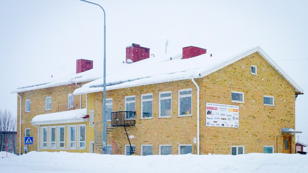 Jukkasjärvi skola ska enligt ett inriktningsbeslut från kultur- och utbildningsnämnden blir en F-3 skola, mellanstadiet ska flyttas till Kiruna. 
