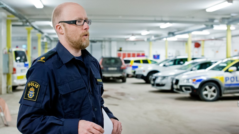 Mats Lundmark, trafikansvarig vid polisen i Piteå, tycker det är viktigt att föräldrar har koll på sitt barns A-traktor.