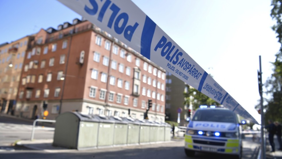 Avspärrningar på Kungsholmen efter mordförsöket på advokaten förra hösten. Arkivbild.
