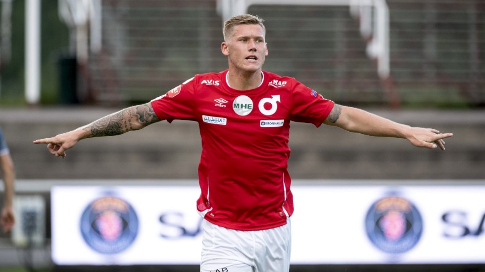 Degerfors Victor Edvardsen blev matchhjälte i superettanpremiären med två mål och en assist i 4–1-segern över Brage.
