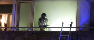Täcke började brinna - en person till sjukhus