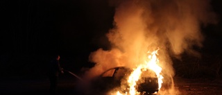 Polisen om bilbranden: Man och två barn döda