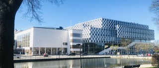 Nya campus i Eskilstuna döms ut som fult: "En finlandsfärja har tagit sig upp för Eskilstunaån"