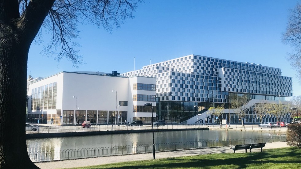 Att Mälardalens Högskola nu blir universitet är glädjande och stärker Sörmland, skriver debattörerna.