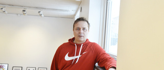 Sören Marklund ställer ut stämningsfulla verk – skapade med kulspetspenna 