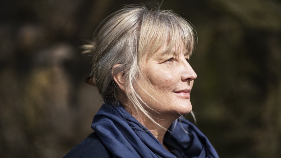 I "Sen for jag hem" reser Karin Smirnoffs romanfigur Jana Kippo till Stockholm och Västkusten. Anna Rudberg-W är inte så förtjust i de nya miljöerna. "Jana Kippo hör hemma i Kippoland", skriver hon.
