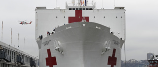 Sjukhusfartyg lämnar New Yorks hamn