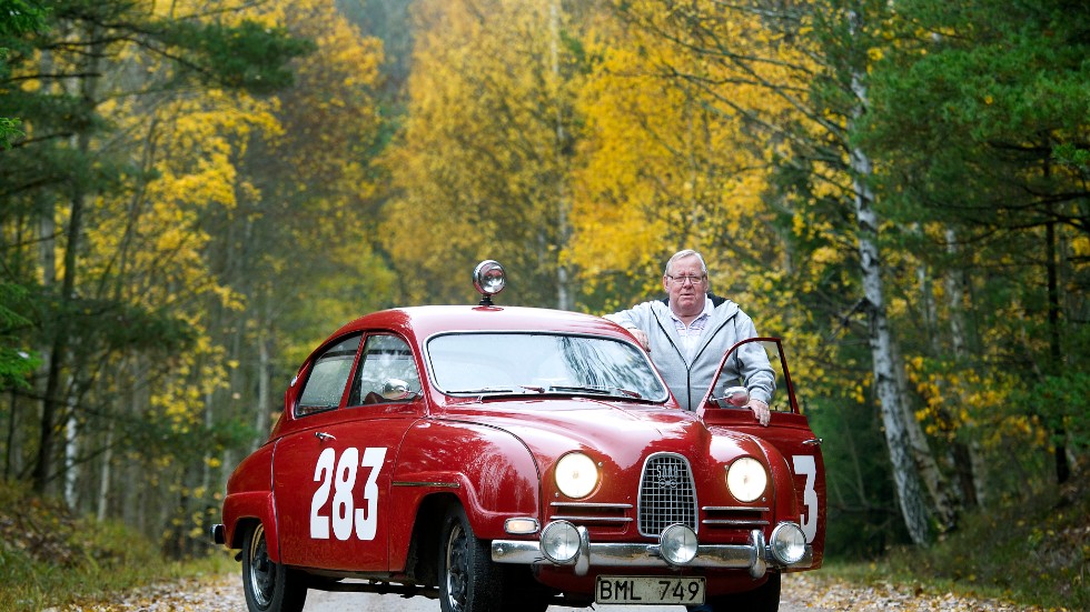 Leif Sjöbergs Saab är en kopia på "Carlsson på takets" vinnarbil från Monte Carlo rallyt 1963. Bilen vann utmärkelsen "Kvällens fordon" på bilträffen i Nyköpings hamn den 27 juli 2011.