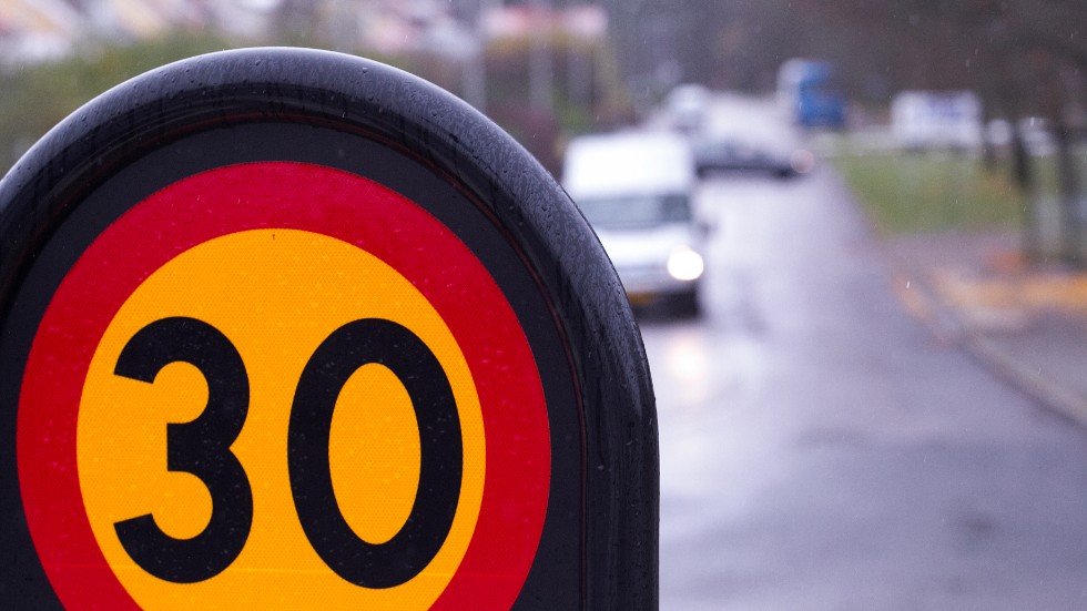 Sedan en vecka tillbaka är det 30 kilometer som är högsta tillåtna hastighet på gatorna i Virserum. Ett beslut som ifrågasätts av Göran Berglund.