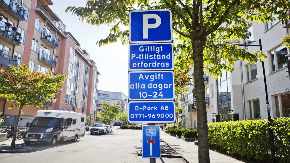 Flera partier vill göra det billigare och lättare att parkera i Uppsala. 