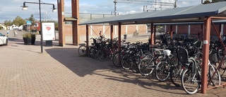 Säkra cykelställ sätts upp vid stationen