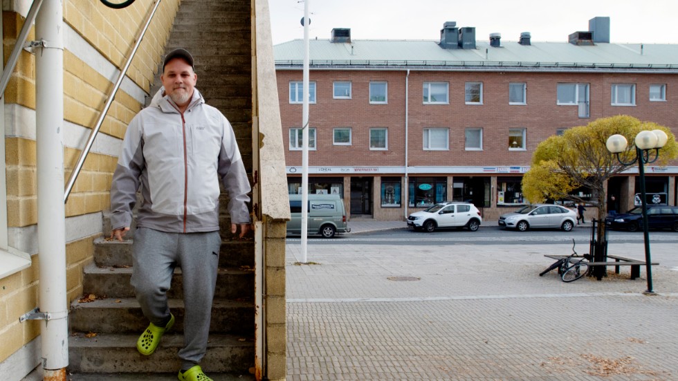 Jonas Karlsson vill att uppförsbacken ska bli en nedförsbacke för alla som önskar ett arbete. 