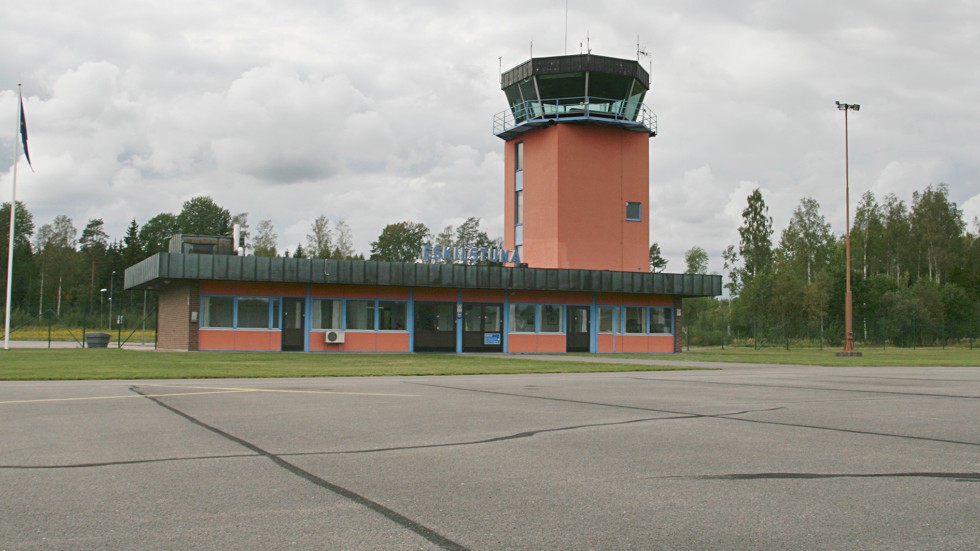 Eskilstuna flygplats i Kjula är stängd för medborgare utanför EU och Schengenområdet. Ett faktum som rimmar illa med logistikbolagets förhoppningar om internationella etableringar.