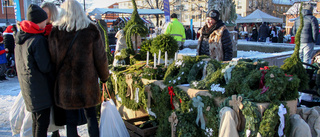 Grisar, tomtar och skönsång på torget