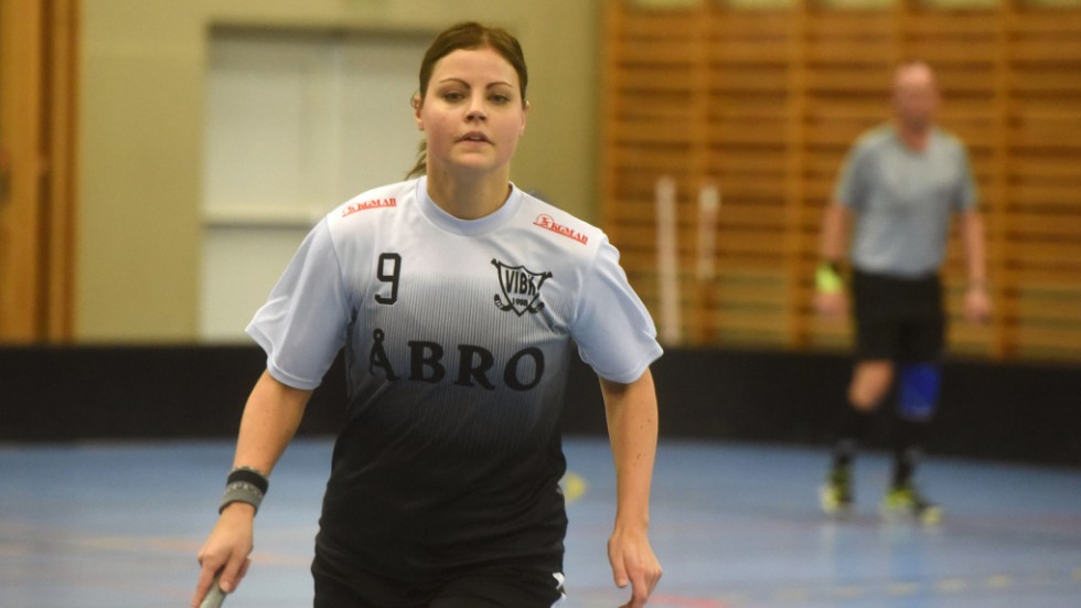 Ammelie Lennström gjorde ett av VIBK:s två mål och gjorde en bra match när Vimmerby förlorade. 