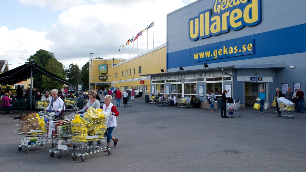 Falkenbergs kommun har fått in flera tips om trängsel på varuhuset Gekås i Ullared. Arkivbild.