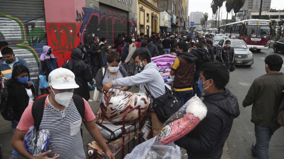 Peru är hårt drabbat av coronapandemin. Bild från i måndags.