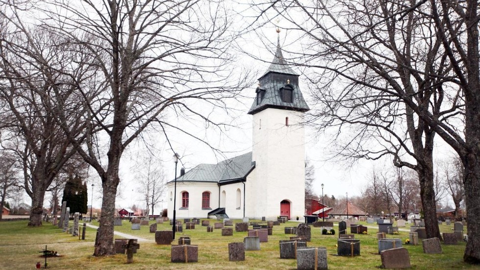Hans Bergström är upprörd över att biskoparnas ansvarsnämnd i Svenska kyrkan har avsatt Tomas Petersson biskop i Visby stift.
Bilden: Kjula kyrka.