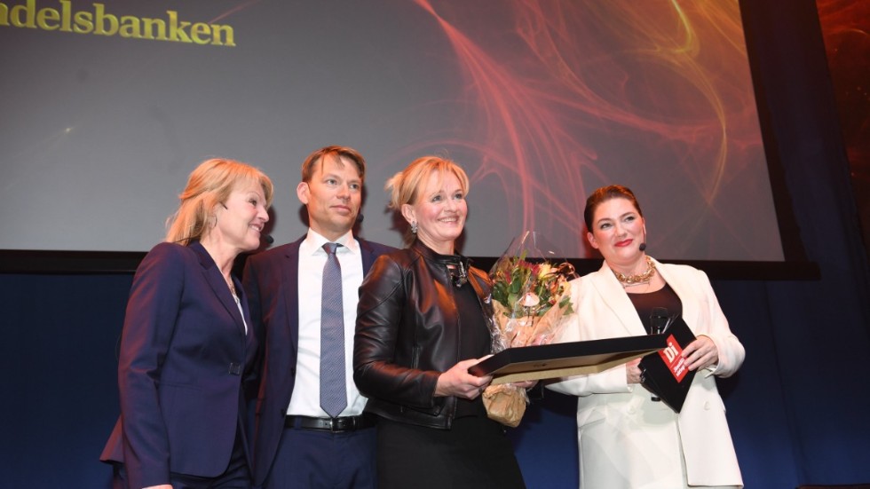 PM Nilsson (han med slipsen) var prisutdelare på en gala i början på mars månad i år då Handelsbankens vd Carina Åkerström korades till "näringslivets mäktigaste kvinna." PM vill att näringslivet använder sin makt. 